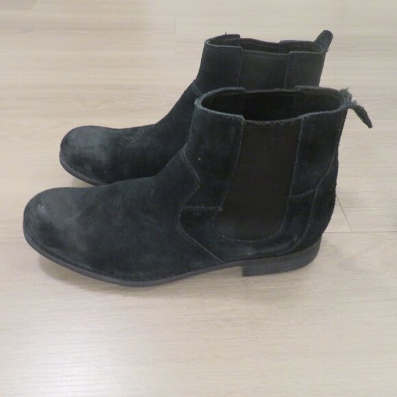 UGG Black Suede Chelsea Boot. Size 10. - Picture 5 of 6